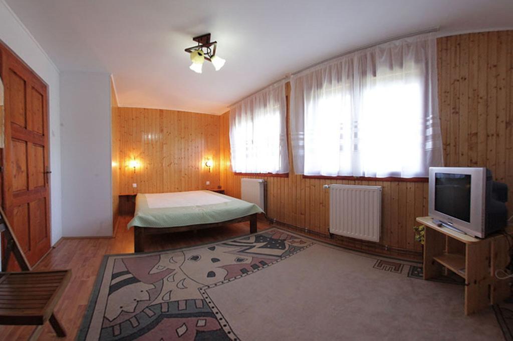 Pensiunea Flori De Camp Vatra Dornei Quarto foto